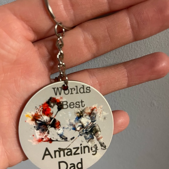 Dad Keychain Worlds Best Amazing Dad Hockey - Picture 2 of 4